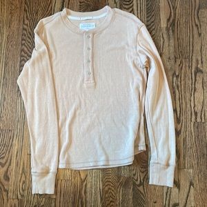 Rei Henley in tan